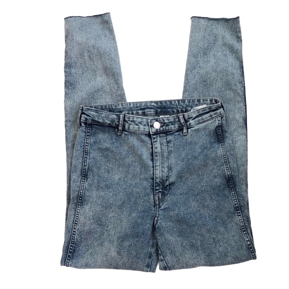 [H&M] High Waist Jeans - Picture 2 of 3